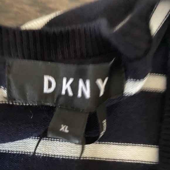 NWT DKNY Blue Striped Ruffled Top Size XL - Picture 5 of 6